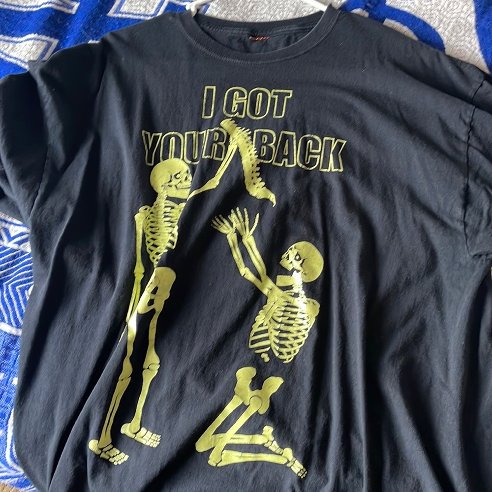 Black “ i got your back” tee size large